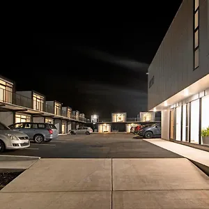 The Com Plex Motel