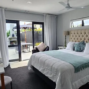 Sunkist Bed & Breakfast